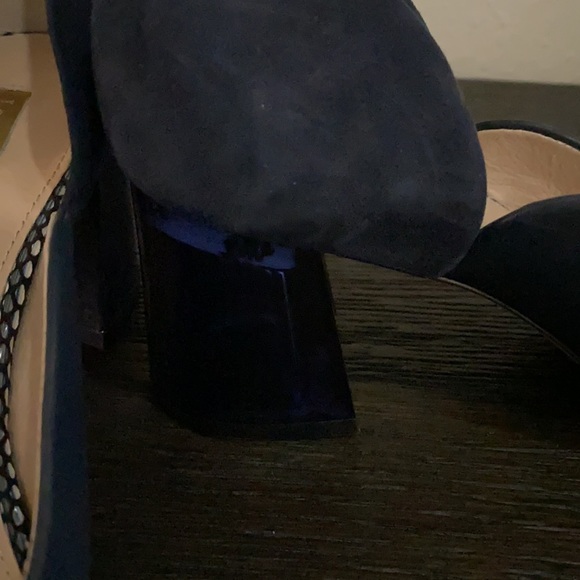 Navy block heel pumps - Picture 4 of 5
